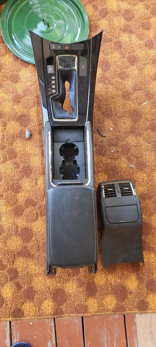 Продам бар подлокодник незнаю от какой модели машины состояние хорошое