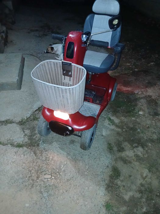 Cărucior bateri (pensionari,,handicap,dizabilitate, etc)