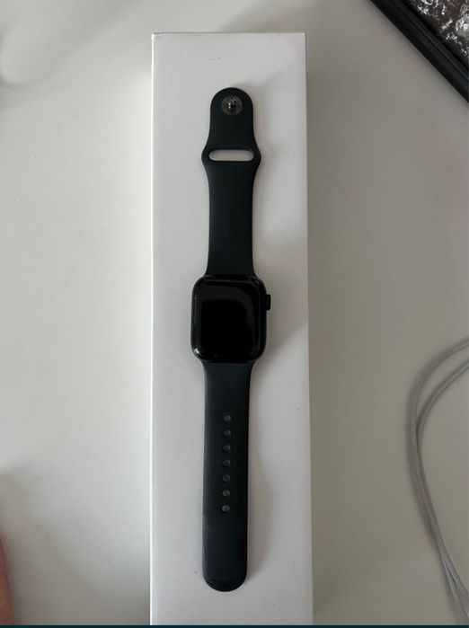 Apple Watch 8 series  41 mm