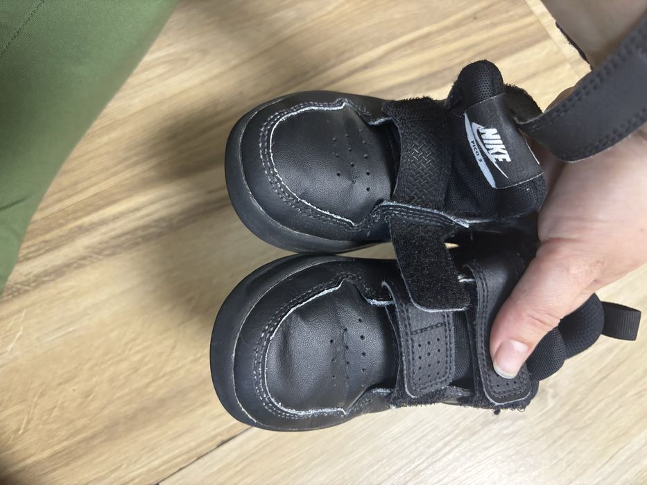 Adidasi / tenesi Nike