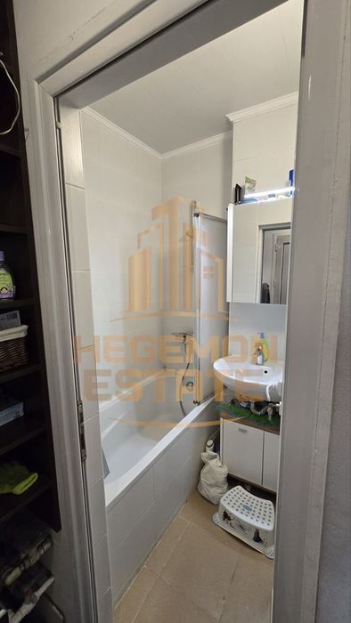 Продава се Четиристаен апартамент в Варна, Младост 1 - 110 кв.м за 1273 €/кв.м - Снимка #9