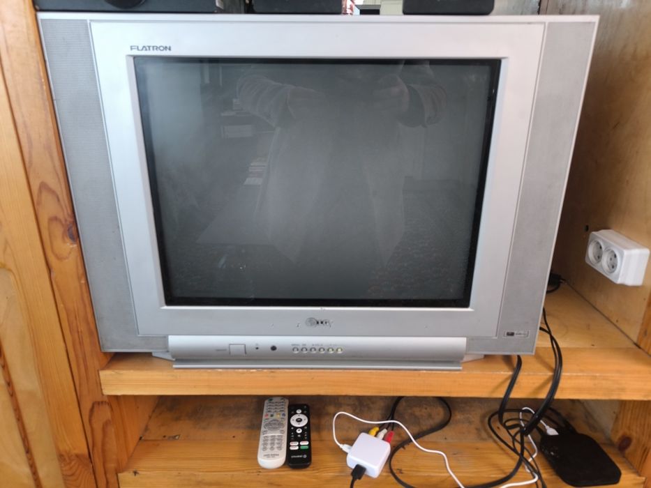 LG Flatron+mi box s 2k voice+hdmi to AV changer (hammasi birga)