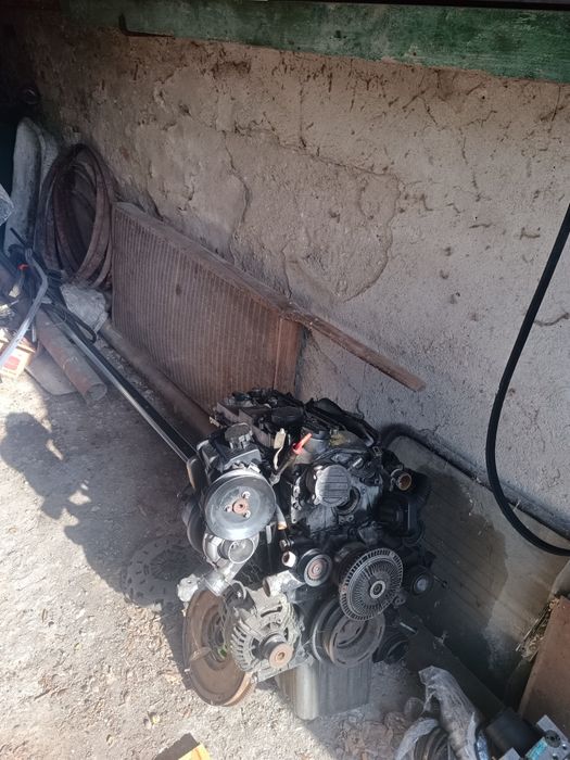 Двигател от Mercedes vito 2007 (646) 2.2CDI 150к.с. Счупен клапан.