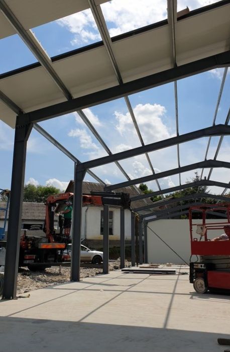 Vând structură metalică 10×20×4h