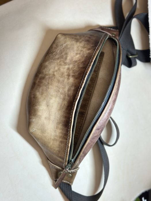 Кожаная сумка - бананка