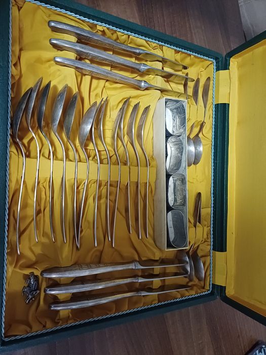 Vand Set Tacamuri Argint 24 piese Bucuresti Sectorul 2 • OLX.ro