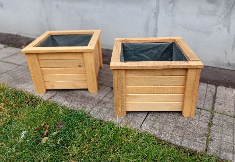 Дървени / саксии / кашпи