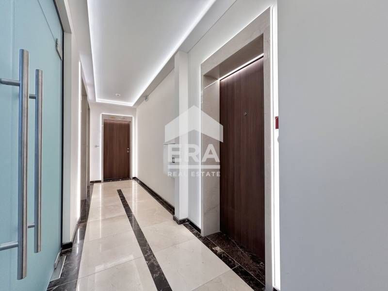 Дава се под наем Тристаен апартамент в София, Лозенец - 132 кв.м за 2000 € - Снимка #10