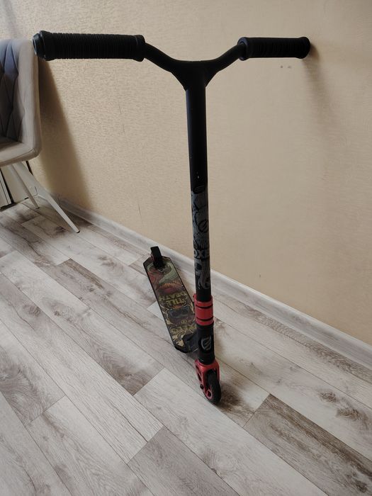 Продам трюковый самокат Oxelo MF 1.8+