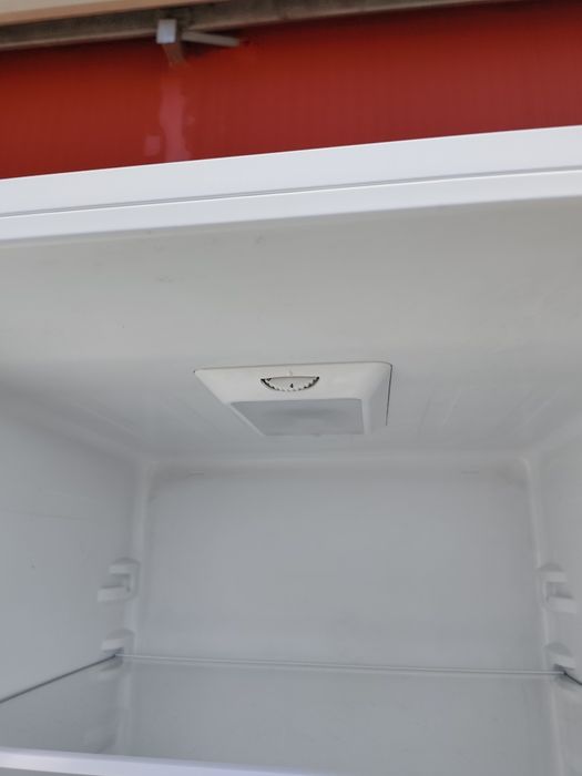 Хладилник с фризер FRIDGEMASTER