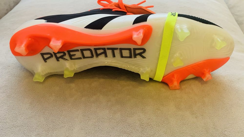 Футбольные бутсы Adidas Predator Elite