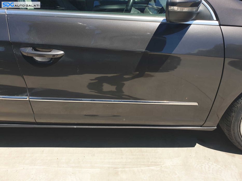Usa Usi Portiera Portiere Dreapta Fata Dezechipata cu Imperfectiuni Volkswagen Passat CC 2008 - 2012 Culoare LC8Z [C3758]