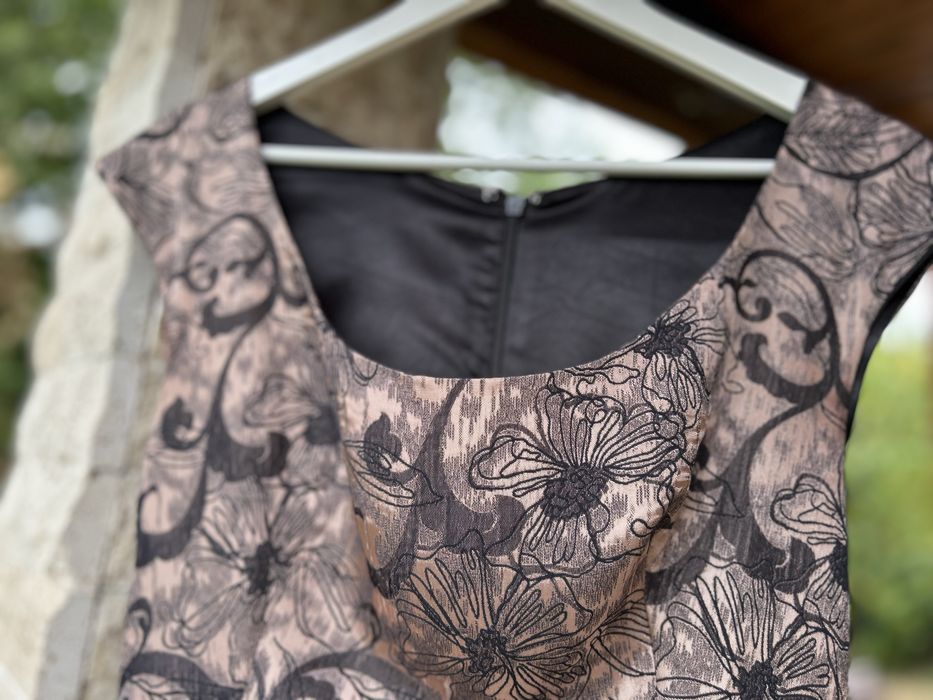 Rochie elegantă cu pliuri, aurie-negru, mărimea 38, croitorie