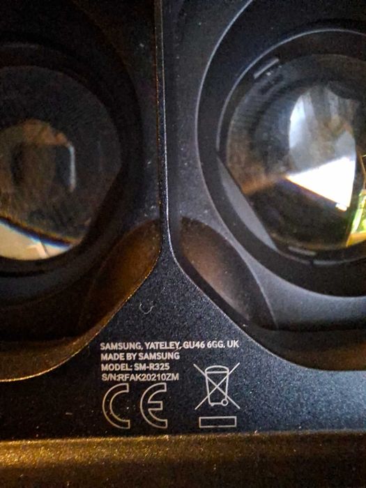 Очила за виртуална реалност самсунг