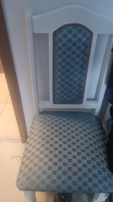 Продам стол , стулья  8шт