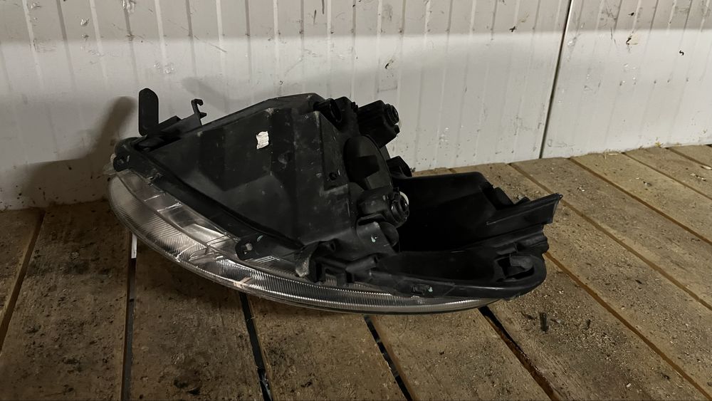 2 броя фар Fiat 500 L