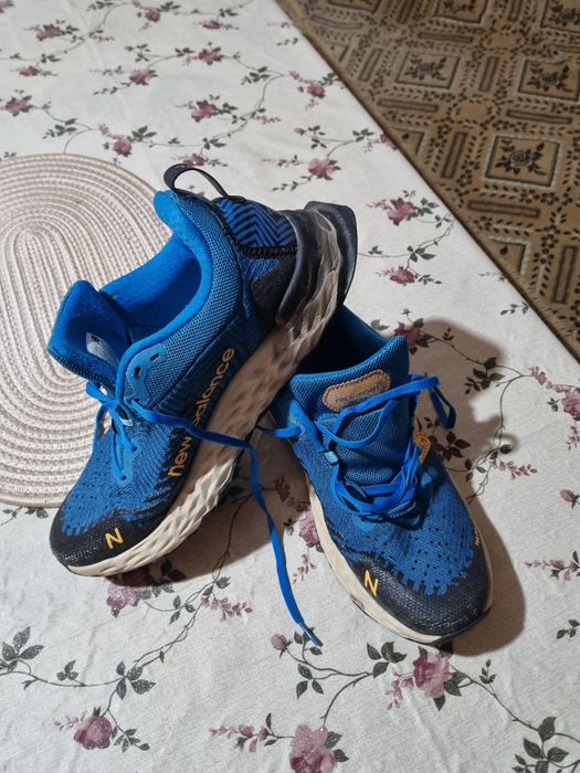 Vând adidasi New balance