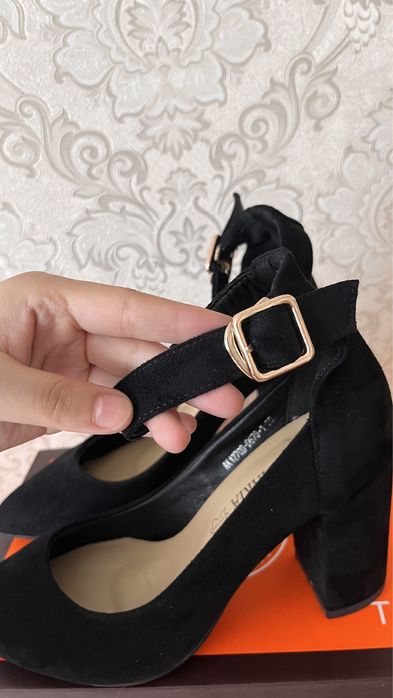 Чёрные туфли в отличном состоянии