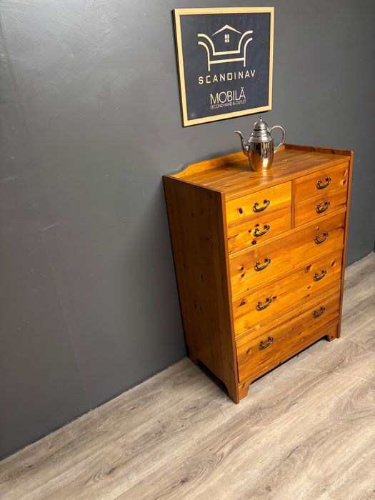 Comoda rășinoase cu sertare