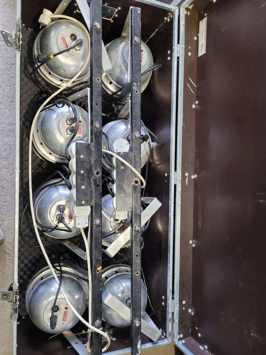 Stairville Led Par 64 8 bucati cu rack si bara inclusiv