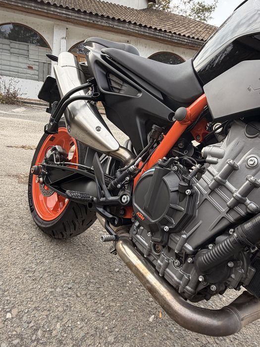 Vând KTM 890 Duke R (2023) – Full Extra / Tech Pack complet