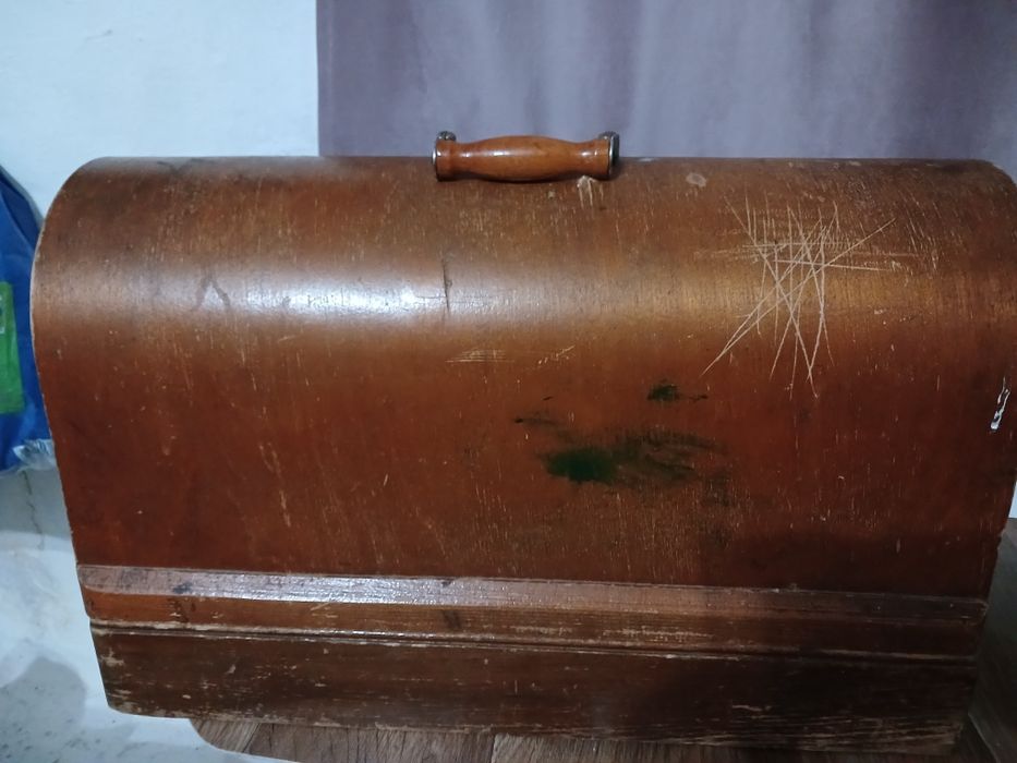 Продам швейную машину.