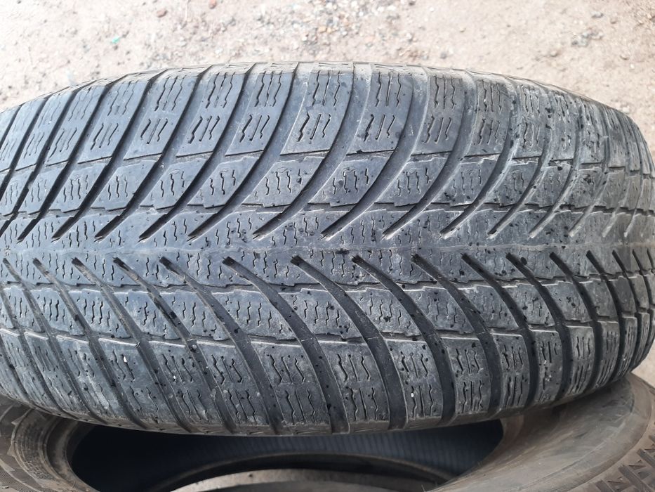 Продам шины. 245/65/17 нокиа