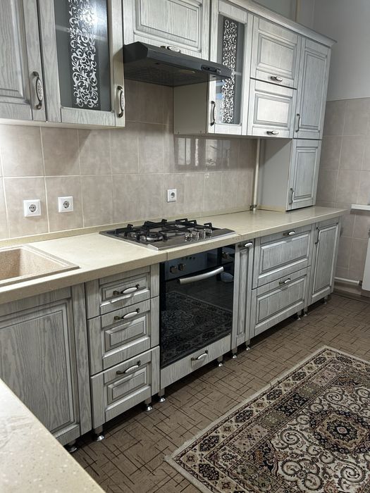 Продам хороший кухонный гарнитур