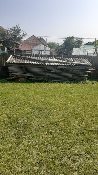 Vând  piatră cioplita ( granit) , și cherestea