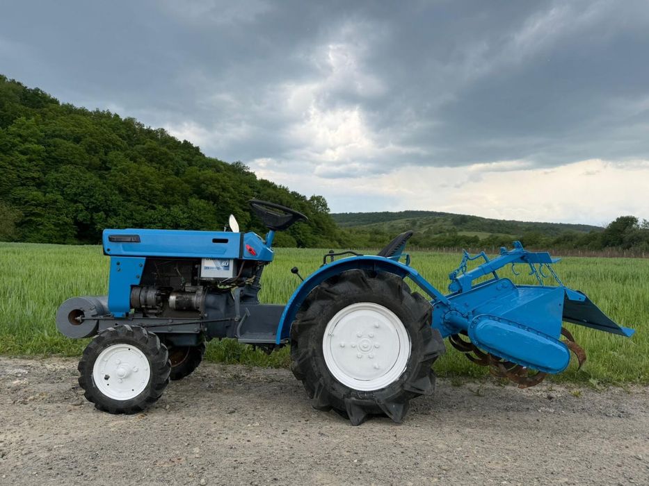 Tractor japonez Mitsubishi D1300