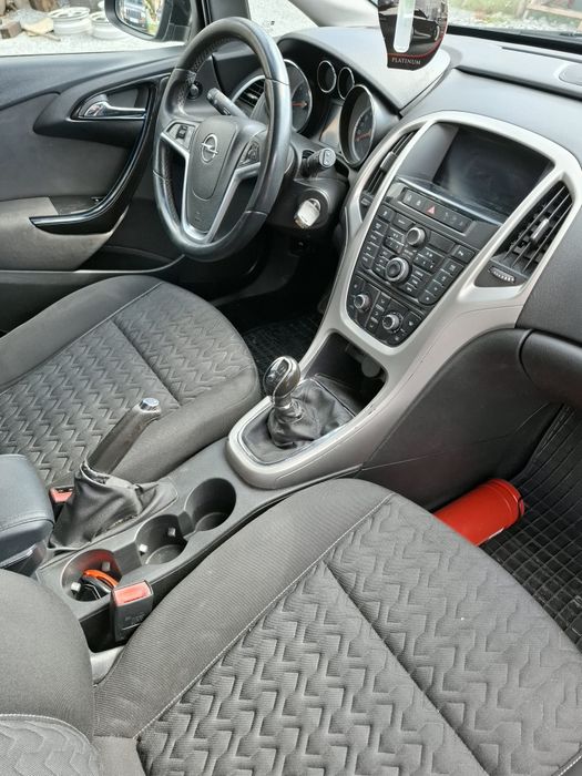 Opel Astra  Sports Touarer 1.7, 2013