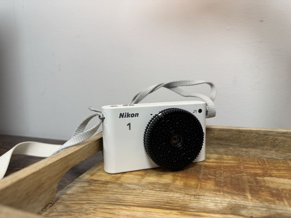 Nikon J1 + 28mm “Pancake” lens F10