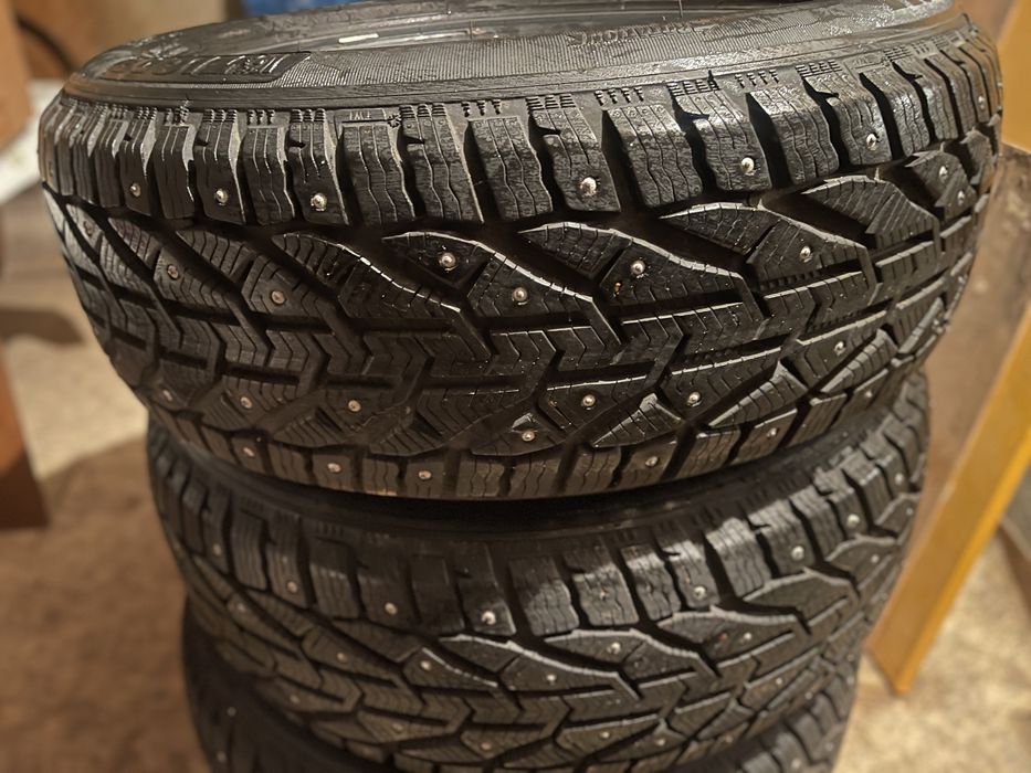 Зимние шины комплект