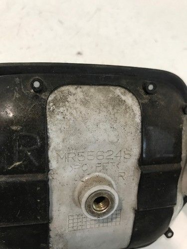 Външна дръжка за предна дясна врата сребриста за Mitsubishi Pajero (2004) MR556248