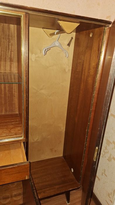 Отдам сервант. Самовывоз