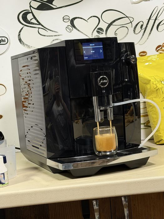 Кафемашина кафе автомат JURA E6 PIANO BLACK с гаранция