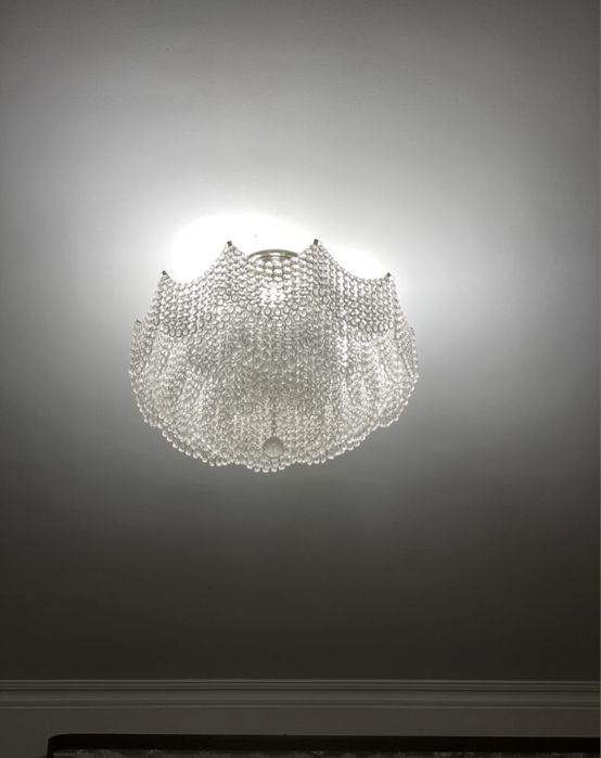 Продам люстру для зала