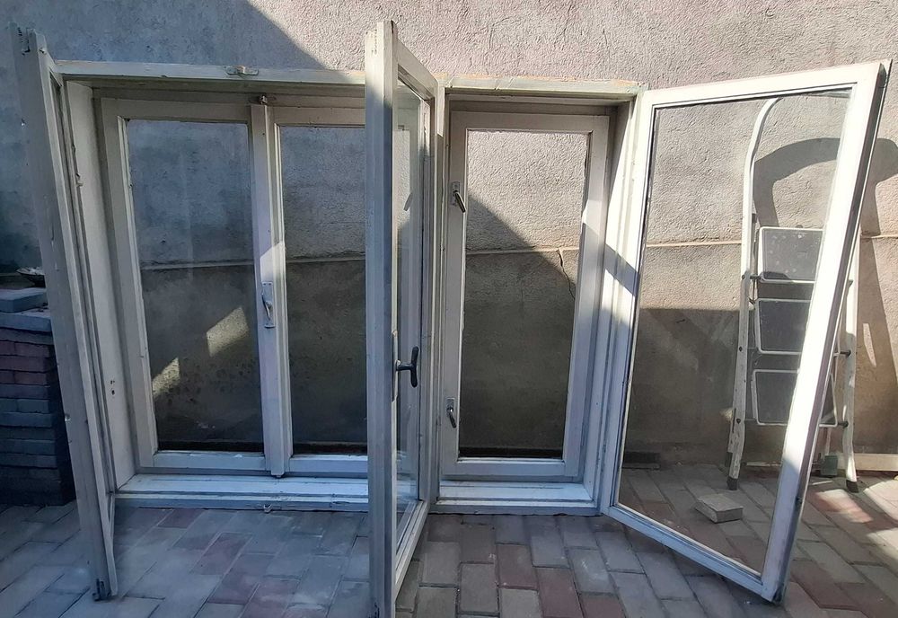 Geam dublu cu 3 canade din lemn cu sticlă