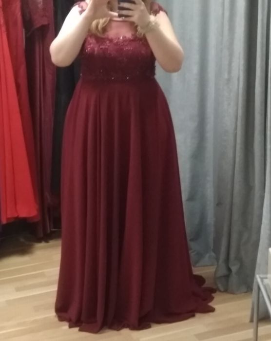 Безупречна Бутикова бална рокля