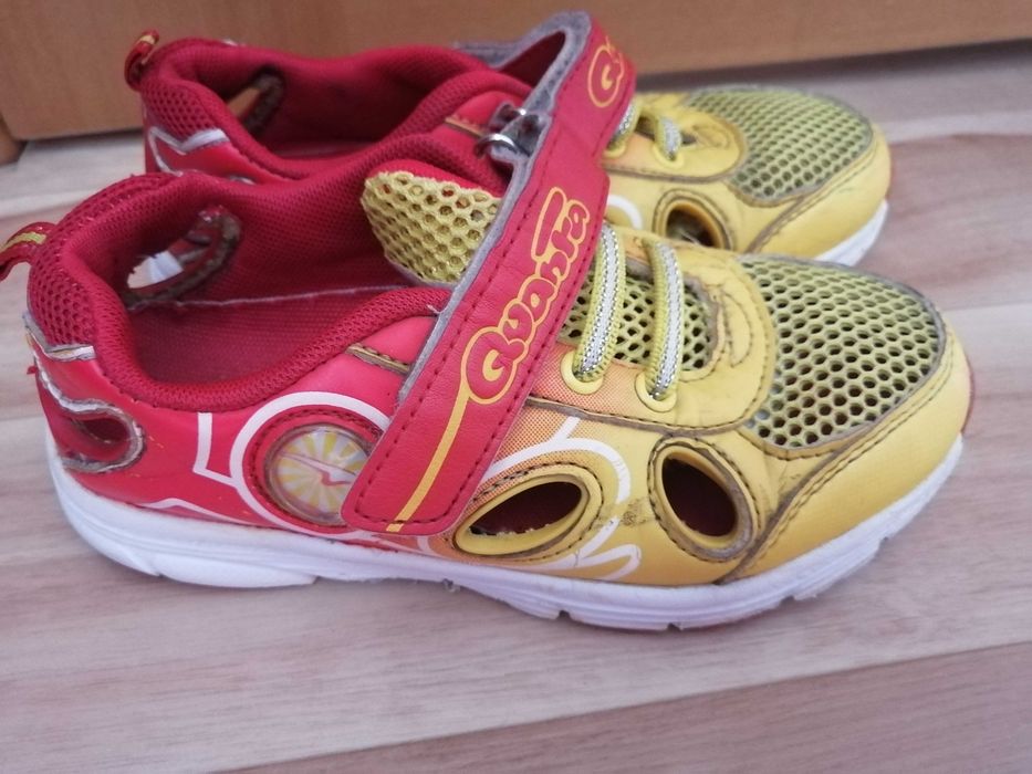 кроссовки для девочек