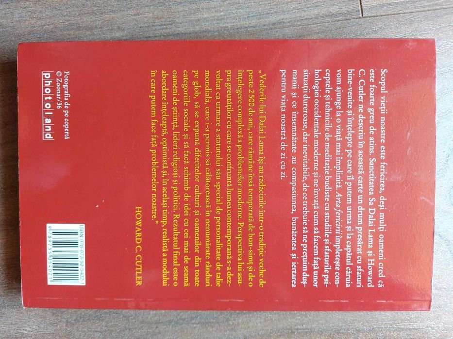 Carte Arta fericirii Manual de viata Dalai Lama