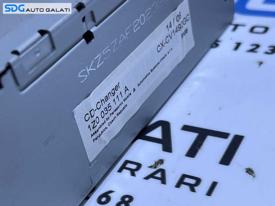Magazie CD - uri Skoda Octavia 2 2004 - 2013 Cod 1Z0035111A [L5574]