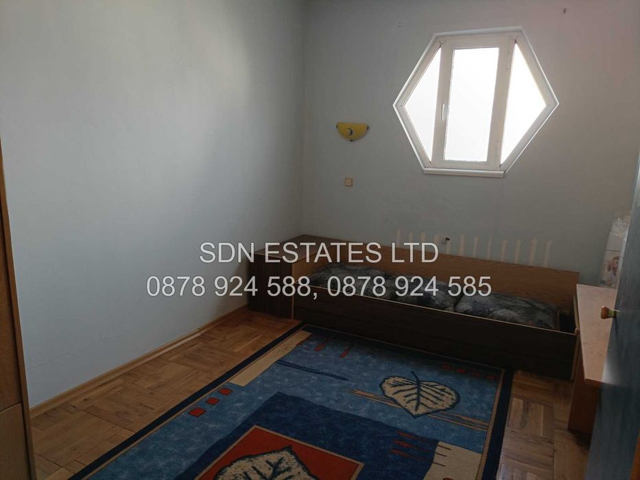 Предлага за продажба къща в идеалния център на гр. Казанлък