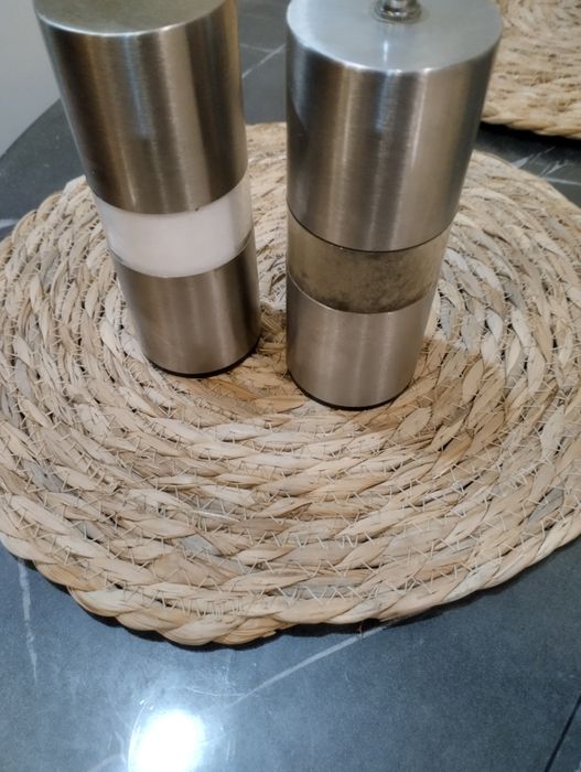 Продам набор для соли и перца мельница