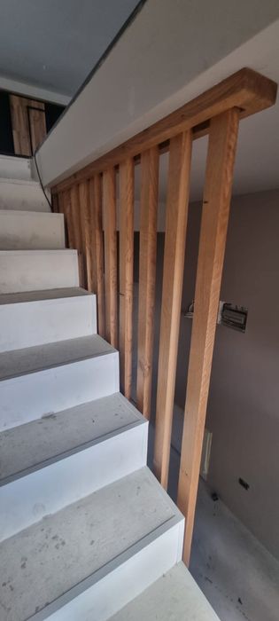 Riflaje din lemn masiv – ideale pentru balustrade și pereți