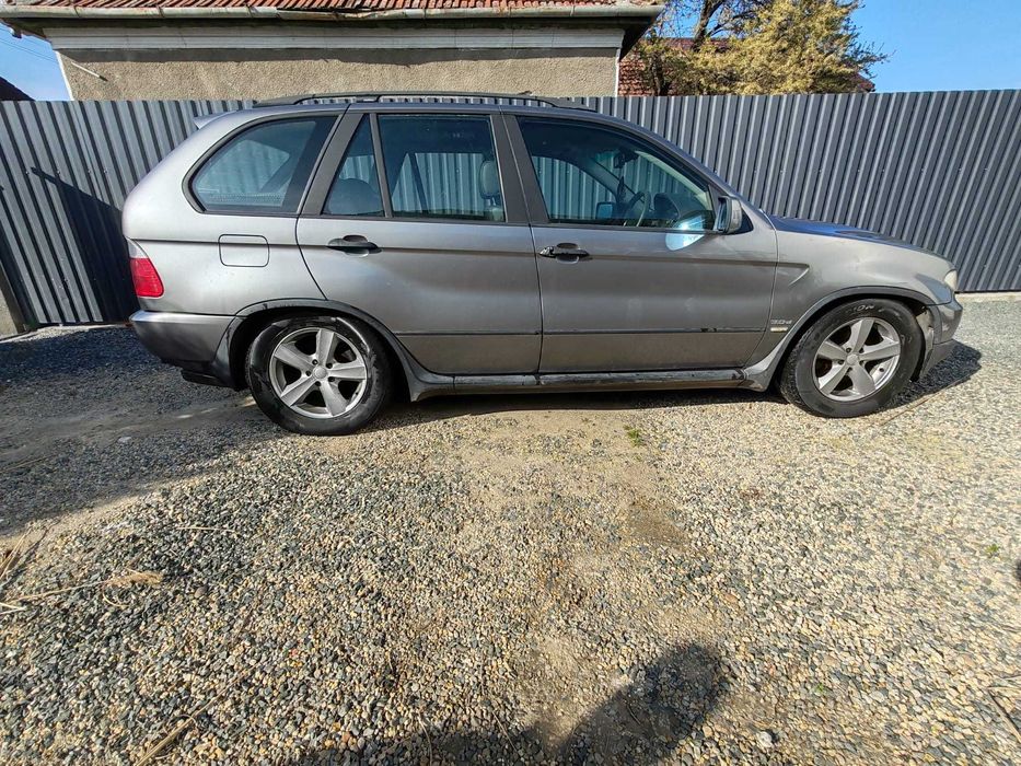 Dezmembrez Bmw x5 e53