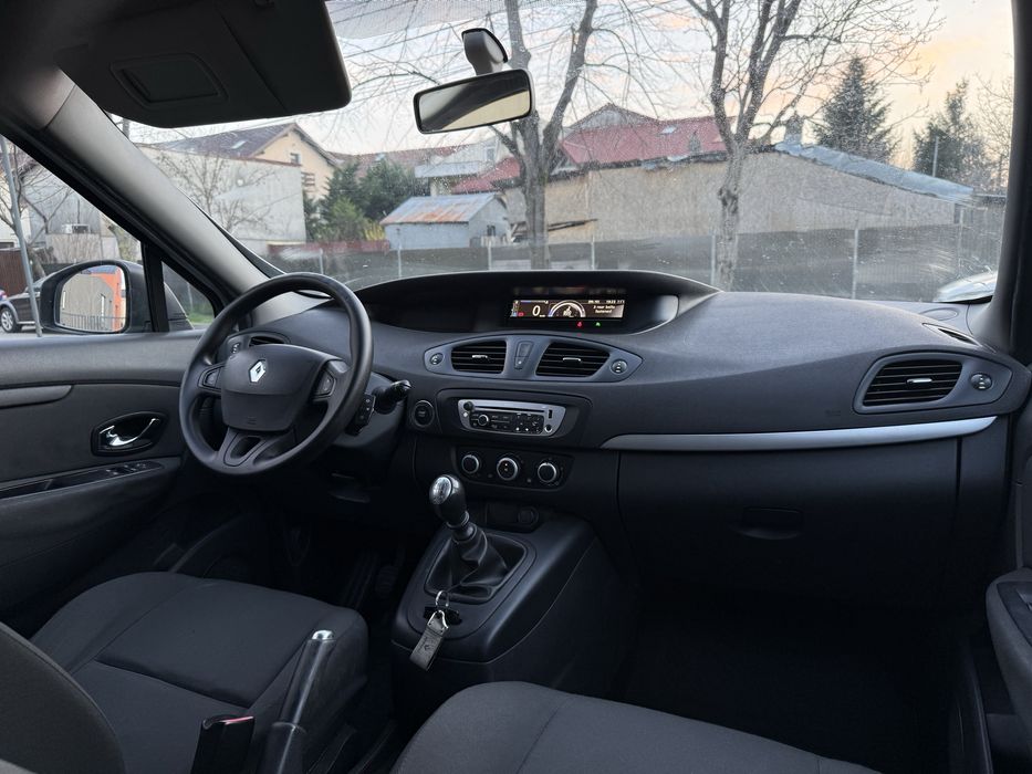 Renault Grand Scenic 3  2012  7 locuri facelift