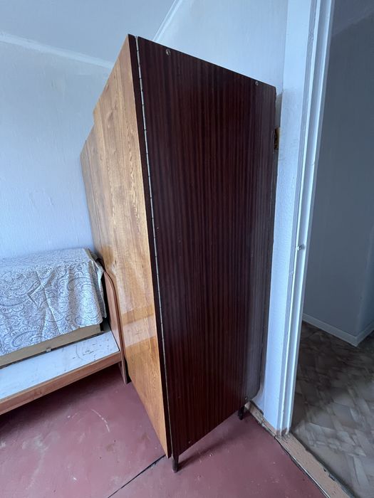 Продам шифоньер и сервант