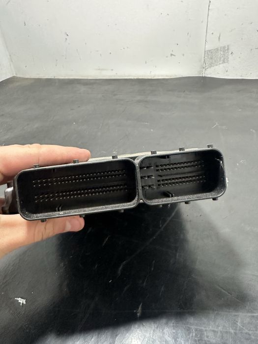 Calculator ECU motor BMW Seria 5 E60 E61 525d 2.5 diesel 7795553