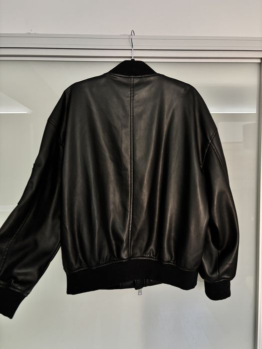 Новый бомбер-куртка stradivarius